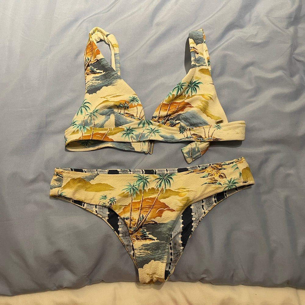 ripcurl bikini top and bottom